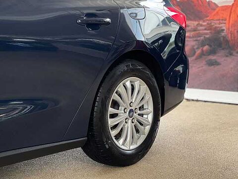 Ford Focus *Turnier*1.5 EcoBoost*Titanium Edition*AHK*