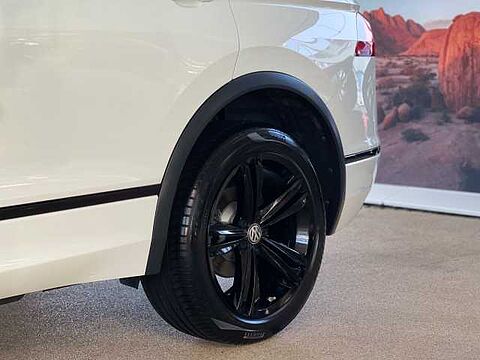 Volkswagen Tiguan Allspace *Allspace*2.0*TDI*2x R-Line*DSG*4M*BLACK*