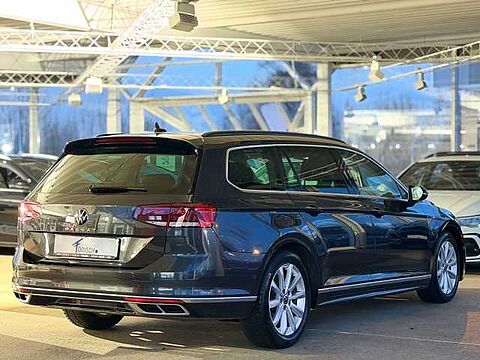 Volkswagen Passat Variant *Variant*2.0 TDI*DSG*R-Line*AHK*CAM*LED*LM