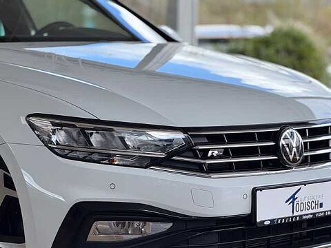 Volkswagen Passat Variant *Variant*2.0 TDI*DSG*R-Line*PANO*AHK*CAM*
