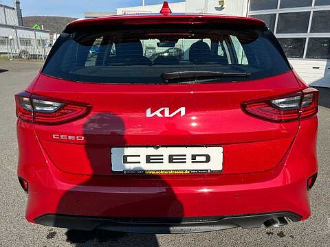 Kia Ceed Vision 1.5 T-GDI DCT7 +SHZ+RFK 