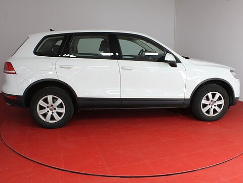 Volkswagen Touareg 3.0TDI TÜV bis 01/26 Navi PDC BI-Xenon