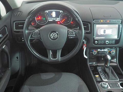 Volkswagen Touareg 3.0TDI TÜV bis 01/26 Navi PDC BI-Xenon