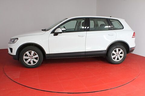 Volkswagen Touareg 3.0TDI TÜV bis 01/26 Navi PDC BI-Xenon