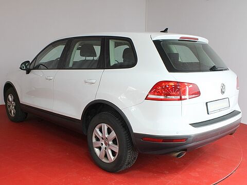 Volkswagen Touareg 3.0TDI TÜV bis 01/26 Navi PDC BI-Xenon