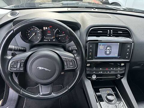 Jaguar F-Pace 20d Prestige AWD Automatik