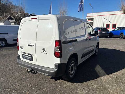 Peugeot Partner Avantage Edition StandHZG AHK DAB Induktionsladen Notbremsass. Temp PDC Avantage Edition StandHZG AHK DAB Induktionsladen Notbremsass. Temp PDC Berganfa