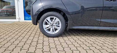 Mazda 2 HYBRID 1.5L VVT-i 116 PS e-CVT FWD CENTRE-LINE 1.5L Hybrid VVT-i CENTRE-LINE