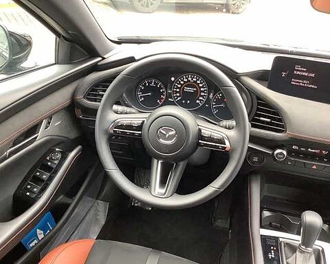 Mazda 3 2.5L e-SKYACTIV G 140ps 6AT FWD Nagisa 2.5L e-SKYACTIV G 140ps