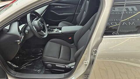 Mazda 3 2.5L e-SKYACTIV G 140ps 6MT FWD Homura 
