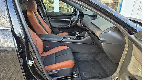 Mazda 3 2.5L e-SKYACTIV G 140ps 6AT FWD Nagisa 