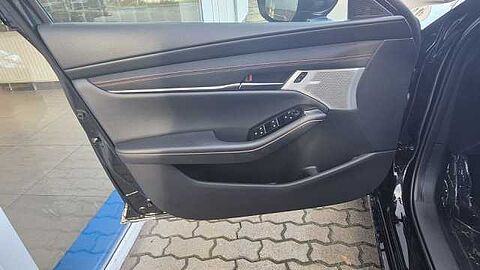 Mazda 3 2.5L e-SKYACTIV G 140ps 6AT FWD Nagisa 
