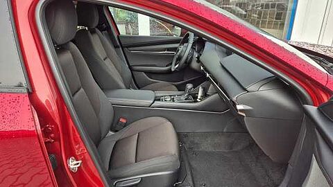 Mazda 3 2.5L e-SKYACTIV G 140ps 6AT FWD Exclusive-Line 