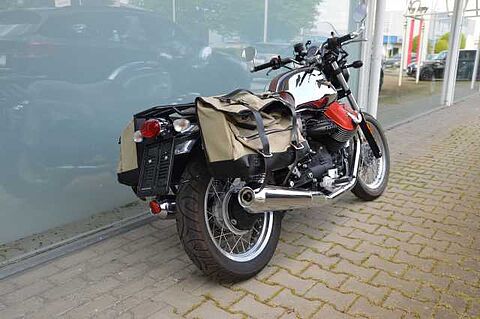 Moto Guzzi V7 III Anniversario No. 426/1000